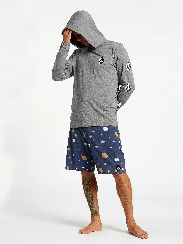 Stretch - lycra men's trunks for flexibilityDeadly Stones Hooded Long Sleeve UPF 50 Rashguard - Grey