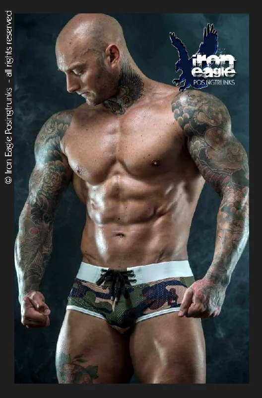 Slim - cut men's trunks for a modern styleLow Rise Briefs - Camo Mesh Kaki