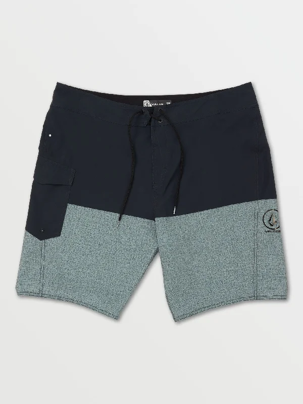 Solid - color men's trunks in various shadesManic 2 Trunks - Black Combo