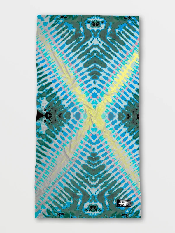 Men's trunks with a contoured pouch designVolcom x Matador Packable Beach Towel - Tie Dye